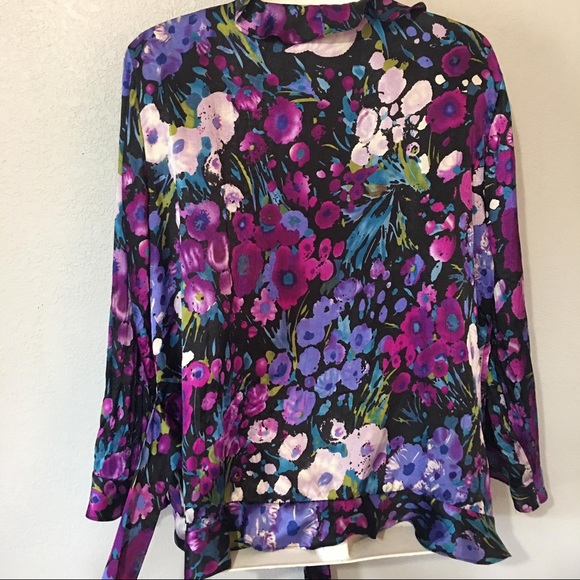 SOLD!FLORAL WRAP BLOUSE XL - Picture 3 of 7